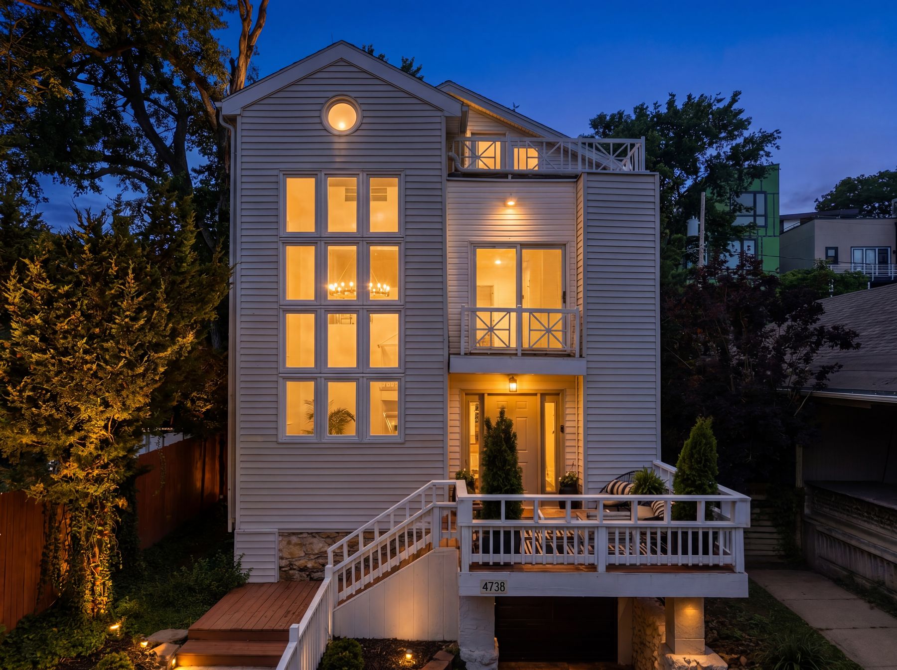4738 Holly St photo 1