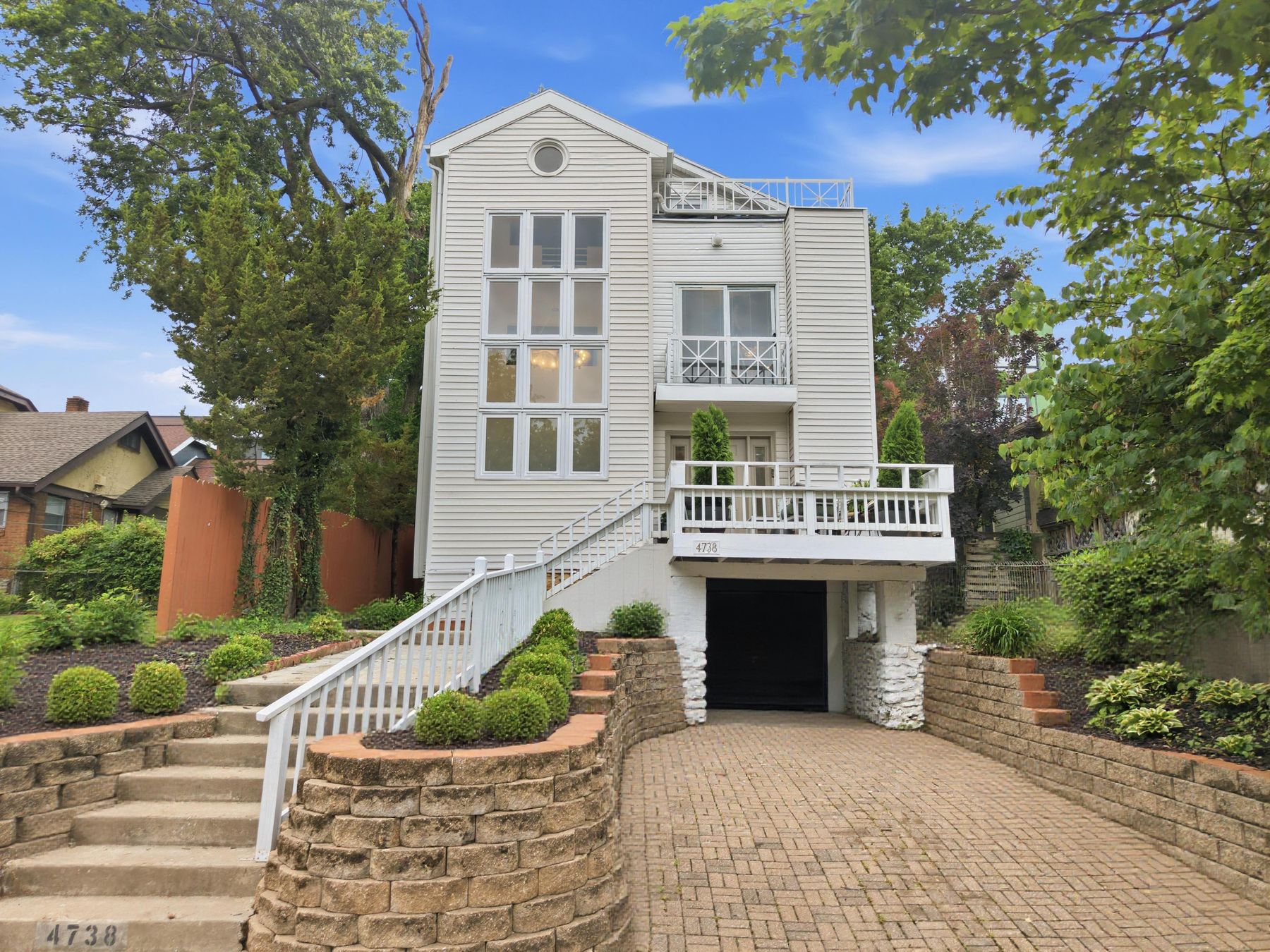 4738 Holly St photo 2