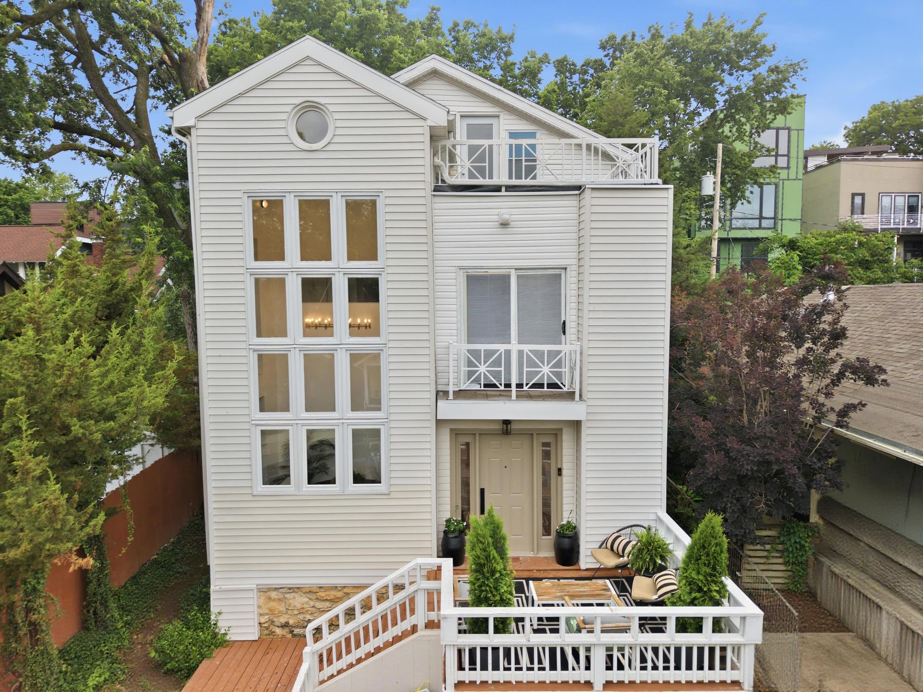 4738 Holly St photo 3