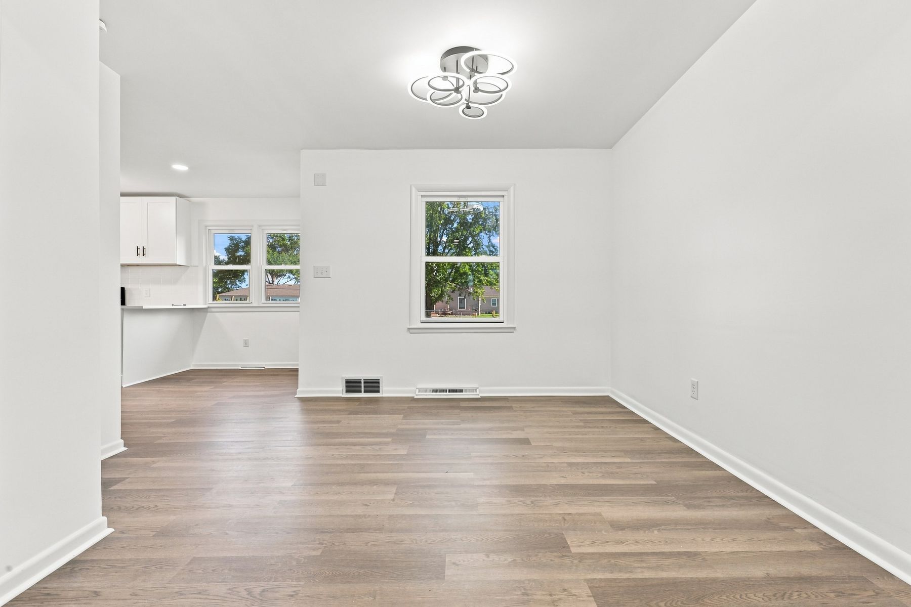 9277 State Ave photo 12
